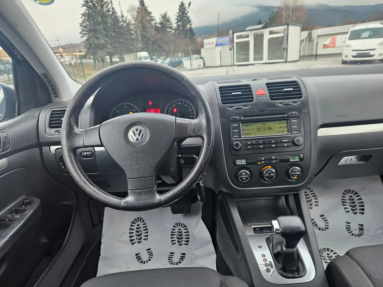 VW Golf 2.0TDI AVTOMAT - изображение 10