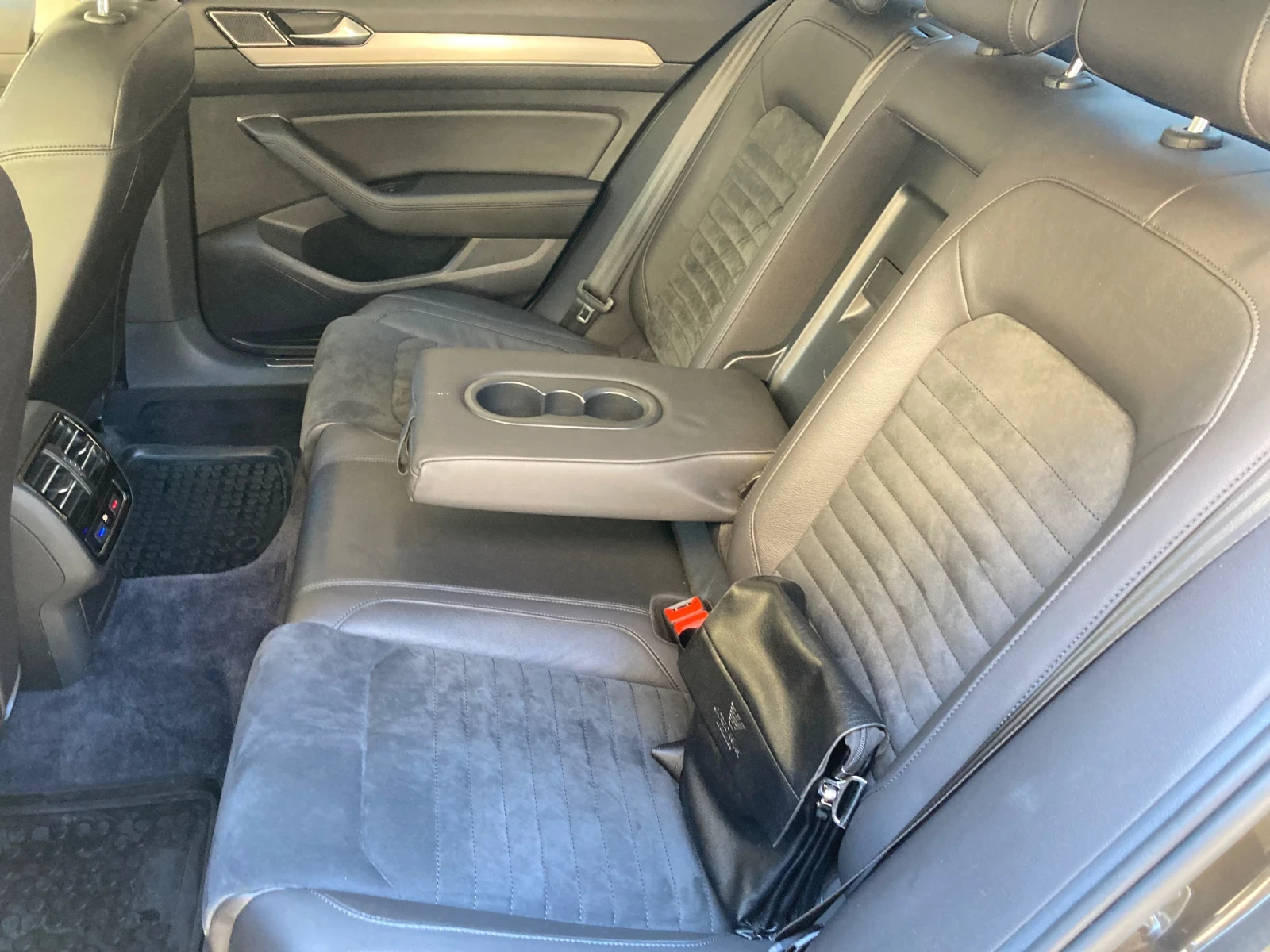 VW Passat 2.0TDI-150k.c. Highline /EURO6/ | Mobile.bg — изображение 12