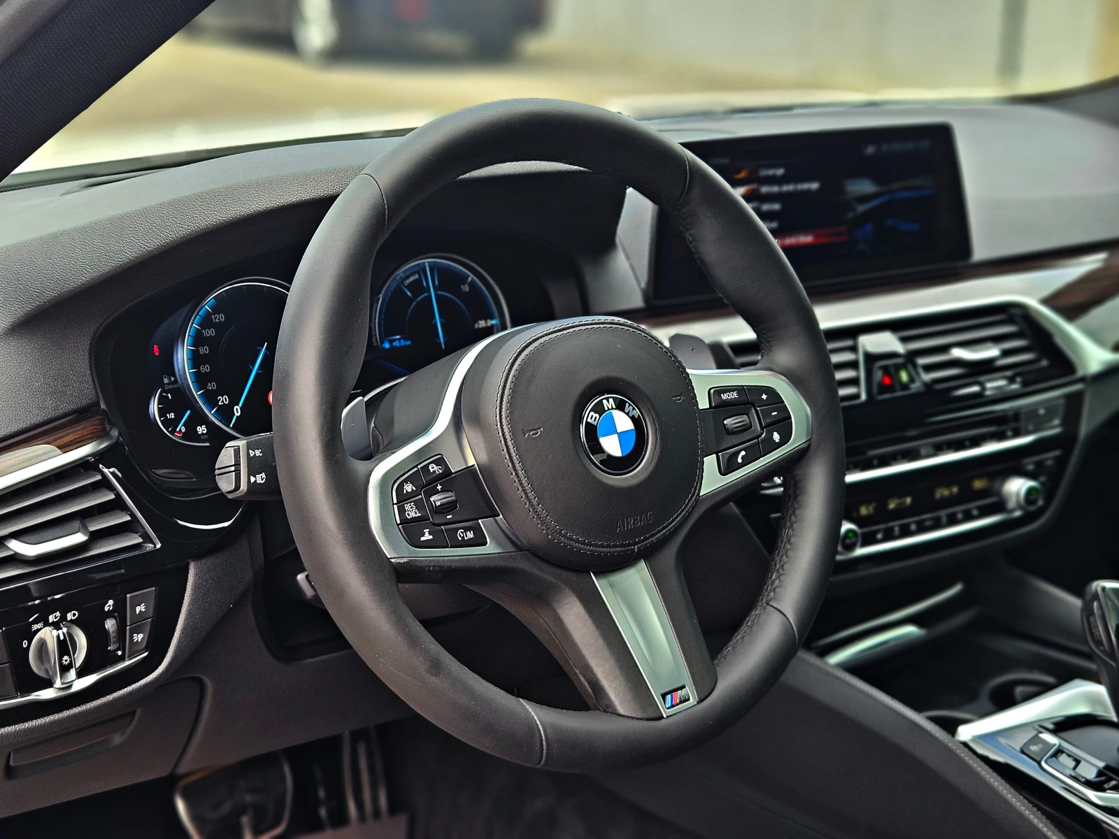 BMW 530 M/DIGITAL/DISTR/360CAM/HARMAN/CAR PLAY/ПОДГР/LIZIN - изображение 10