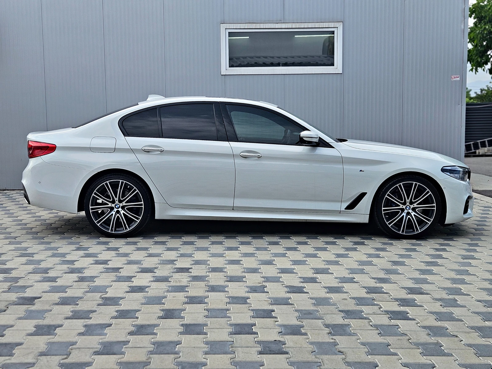BMW 530 M/DIGITAL/DISTR/360CAM/HARMAN/CAR PLAY/ПОДГР/LIZIN - изображение 4