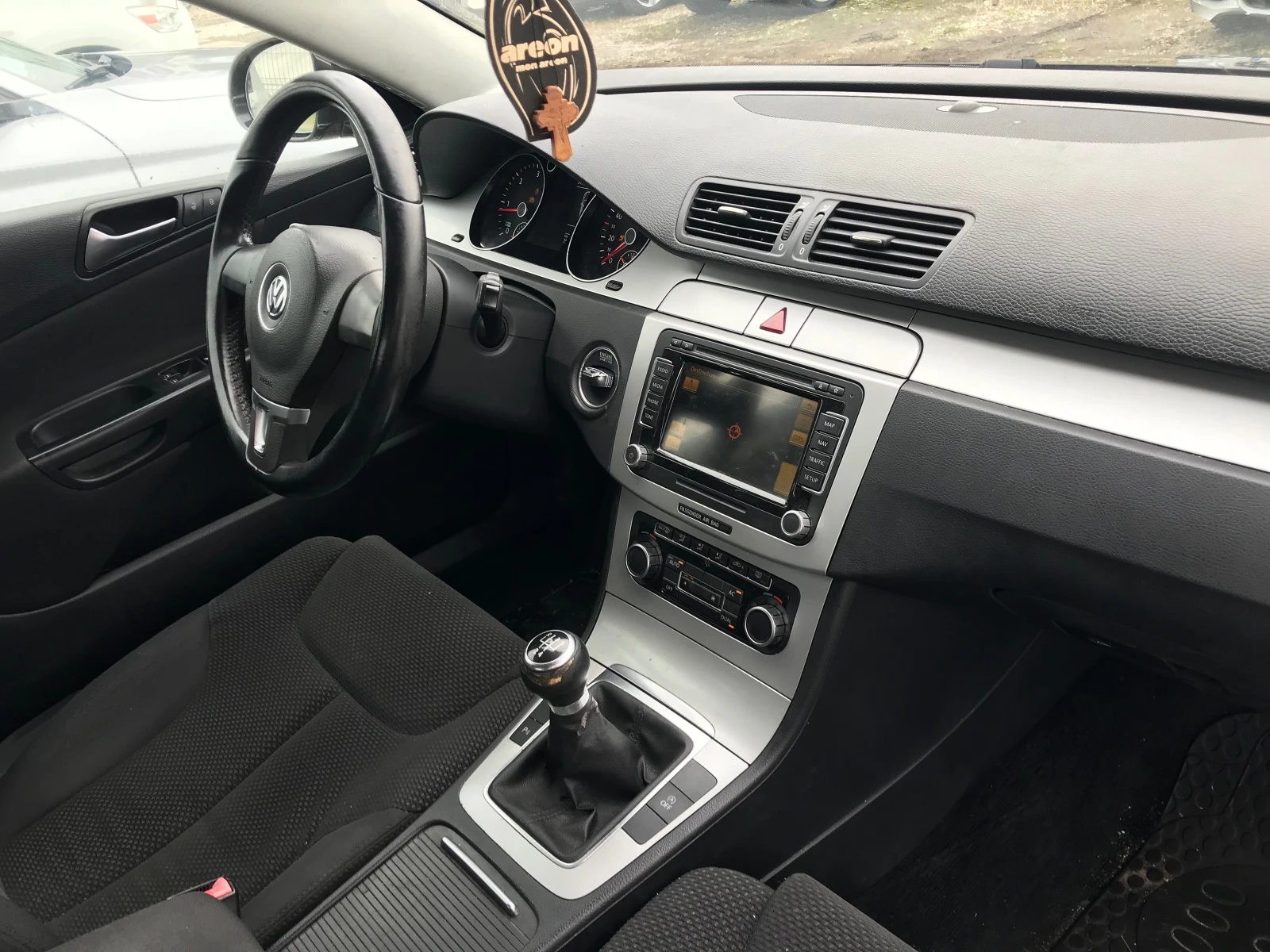 VW Passat 1.6tdi-105kc.-5ck. | Mobile.bg   14