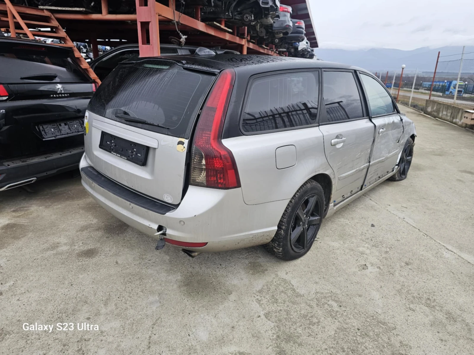 Volvo V50 2.4 - изображение 3