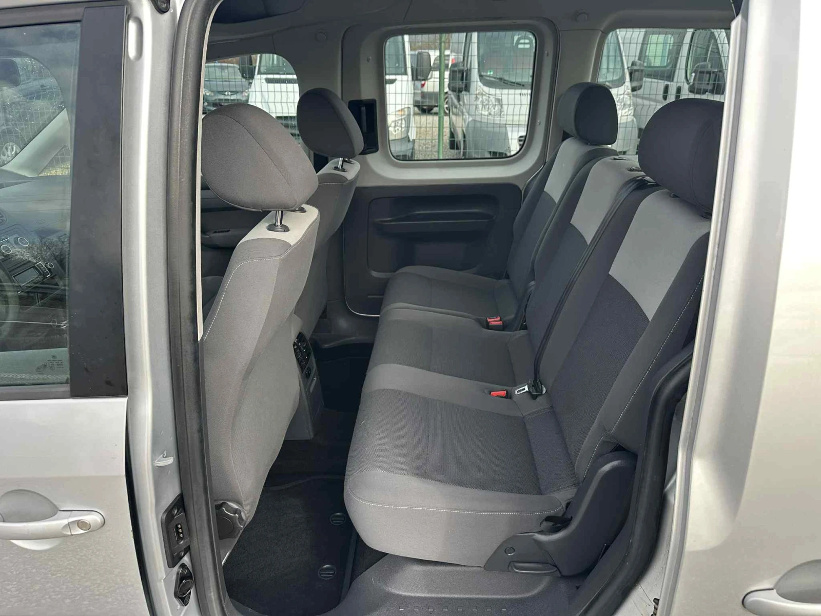 VW Caddy 2.0TDI* 140кс* Климатик* Германия*  - изображение 10