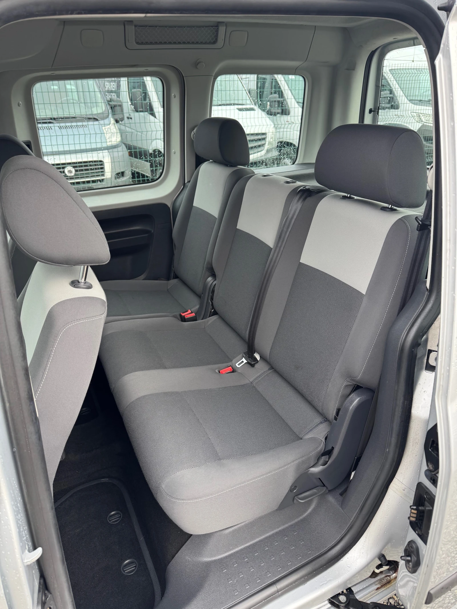 VW Caddy 2.0TDI* 140кс* Климатик* Германия*  - изображение 6