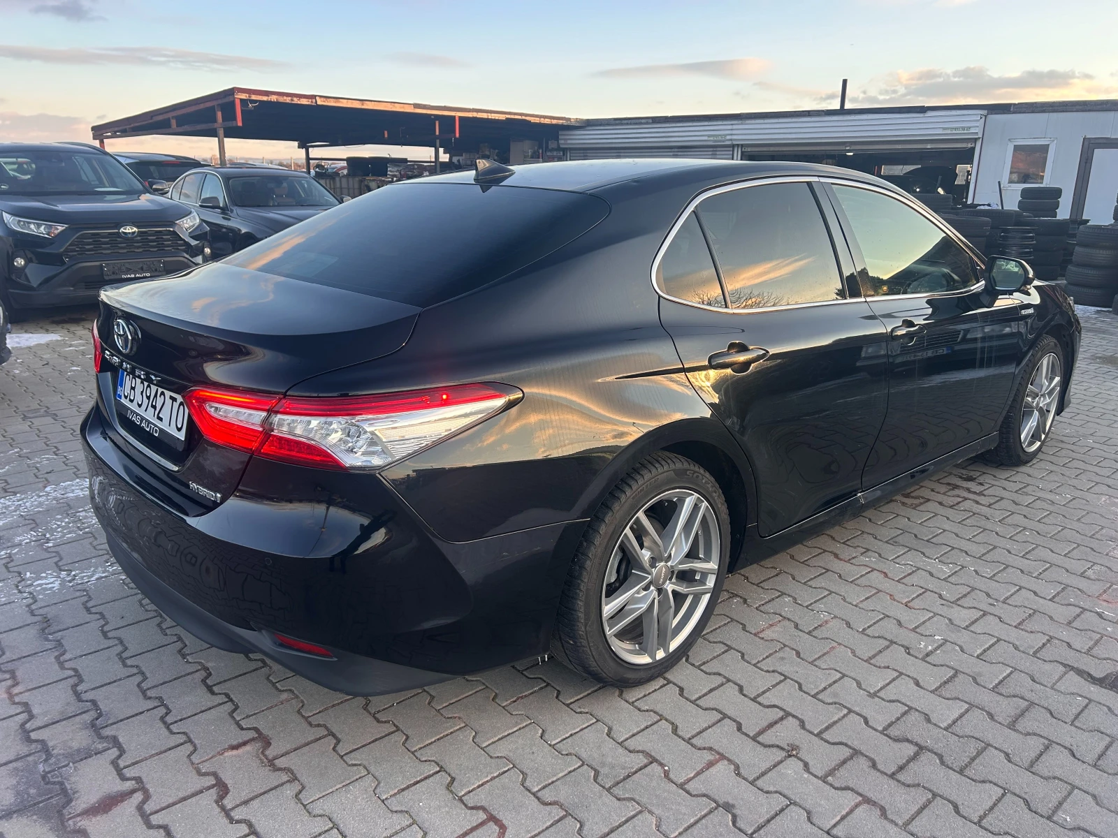 Toyota Camry 2.5HYBRID AVTOMAT/NAVI/KOJA/KAMERA EURO 6 - изображение 6