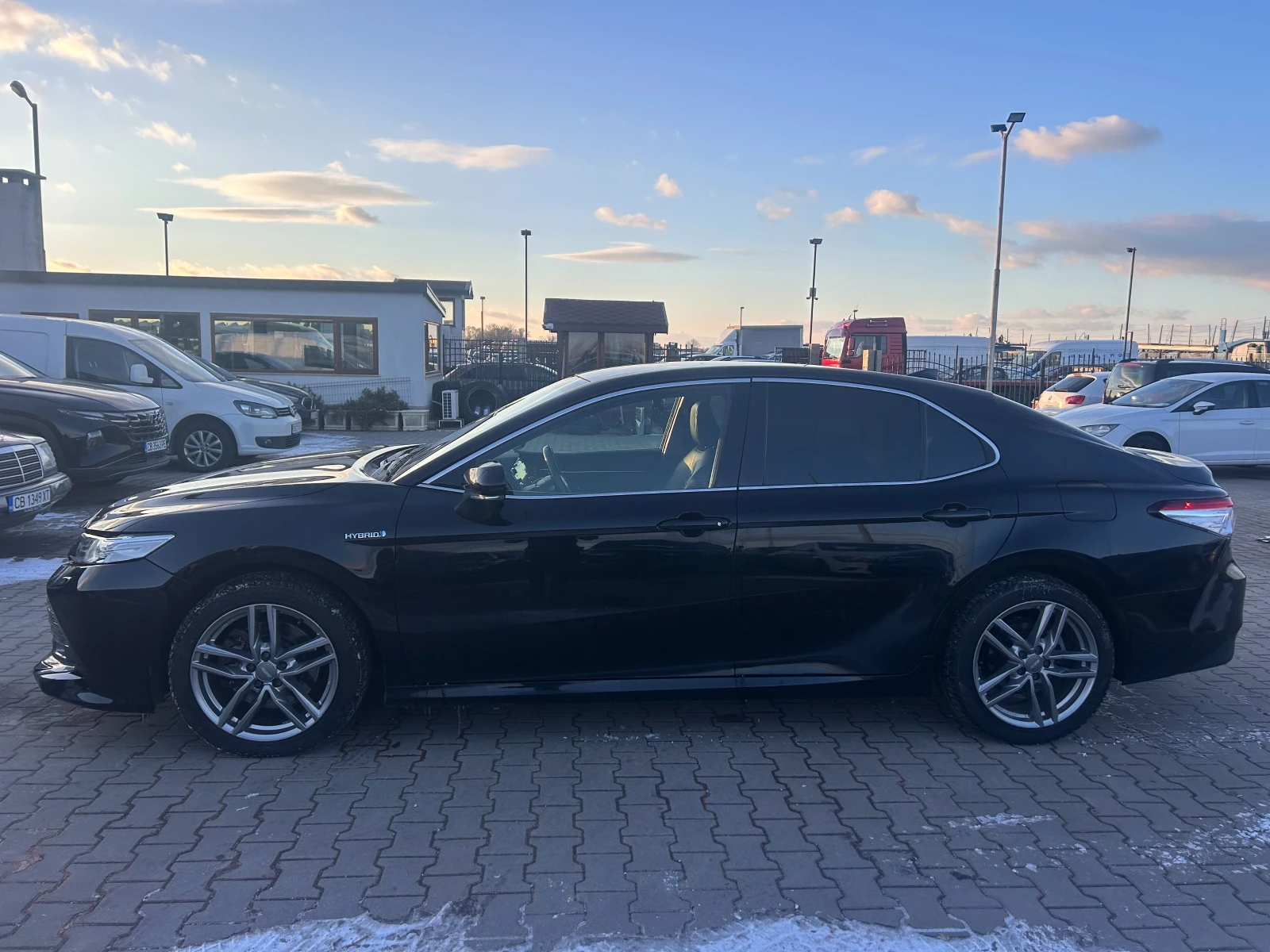 Toyota Camry 2.5HYBRID AVTOMAT/NAVI/KOJA/KAMERA EURO 6 - изображение 8