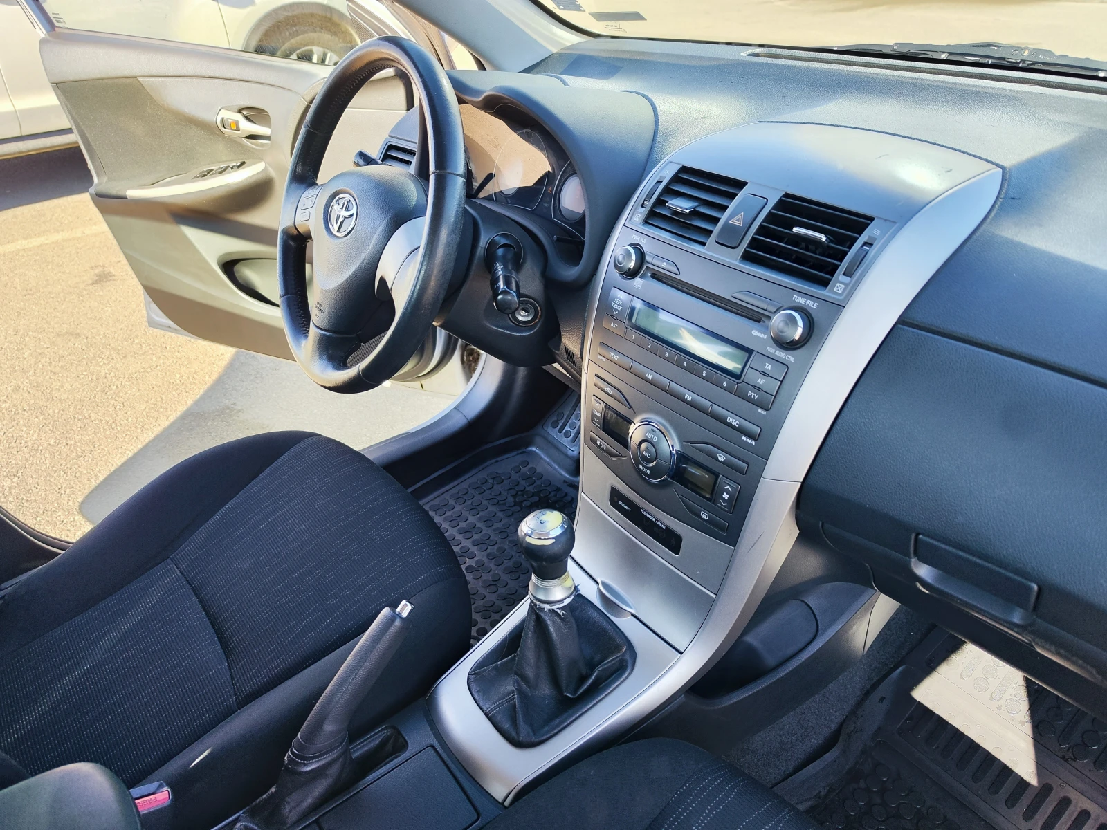 Toyota Corolla  - изображение 6