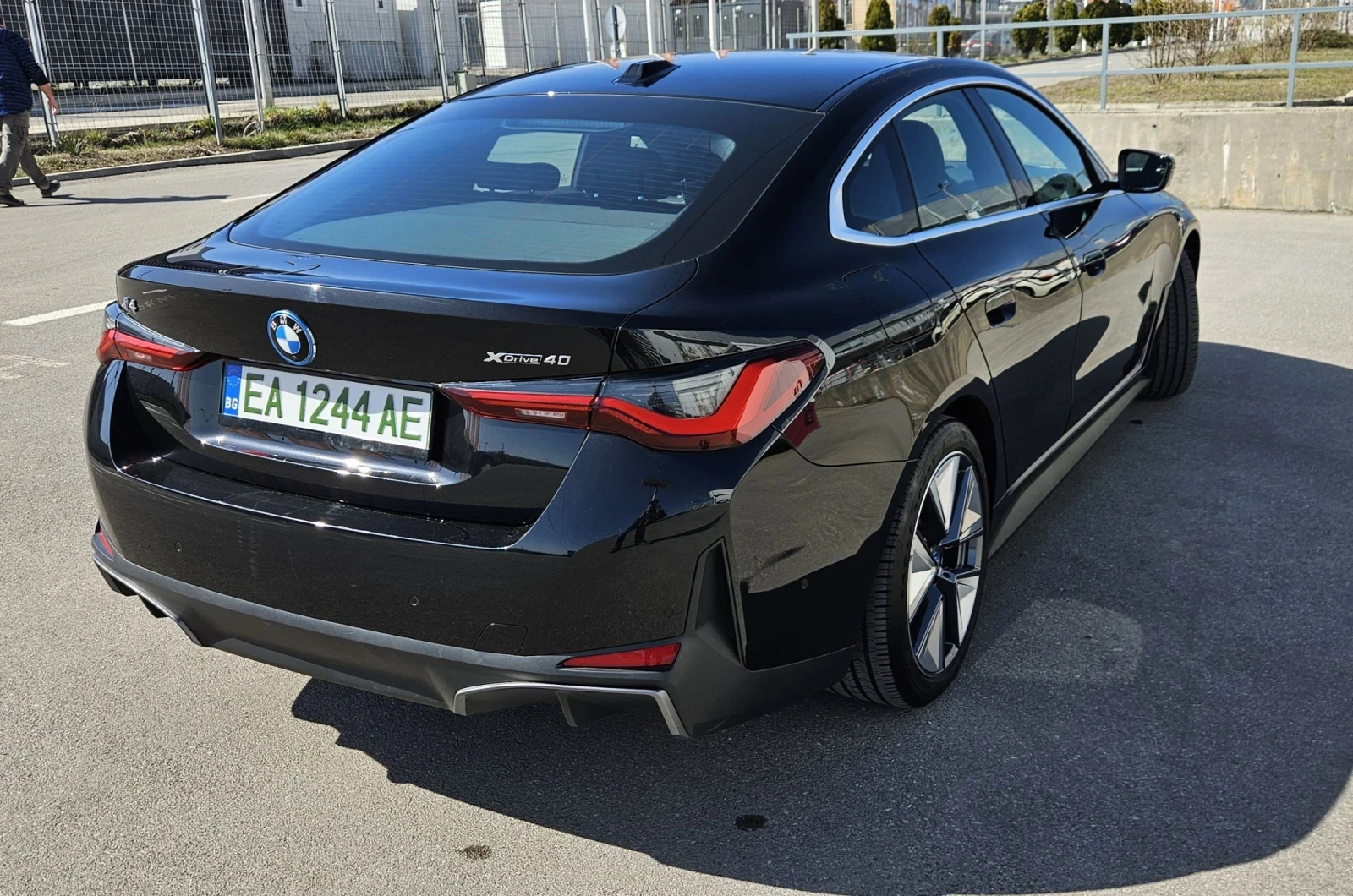 BMW i4 xDrive40, снимка 4 - Автомобили и джипове - 53866186
