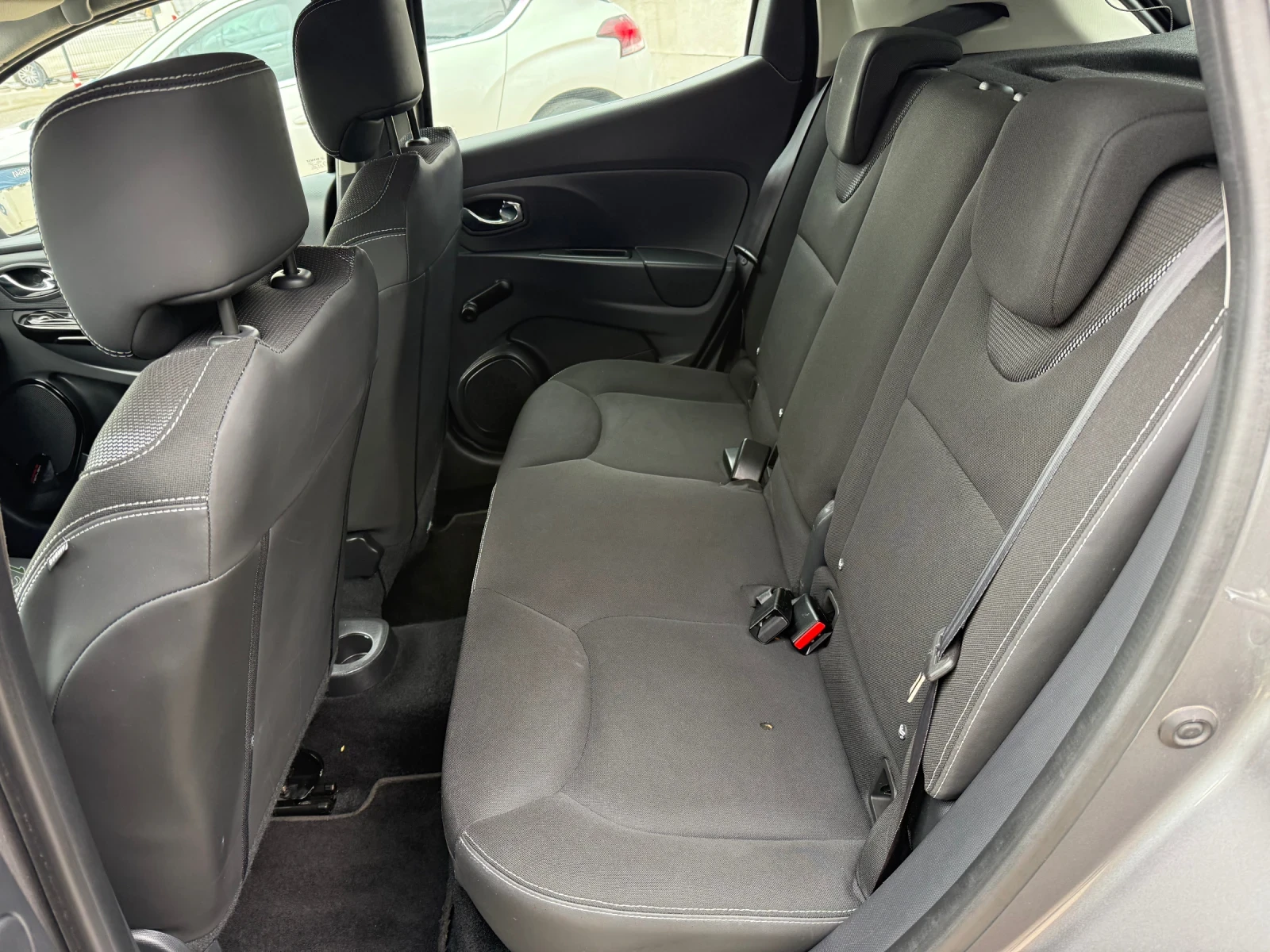 Renault Clio 1.2i* 75h.p* 2012�.* EURO5* 170000�� | Mobile.bg � ����������� 11