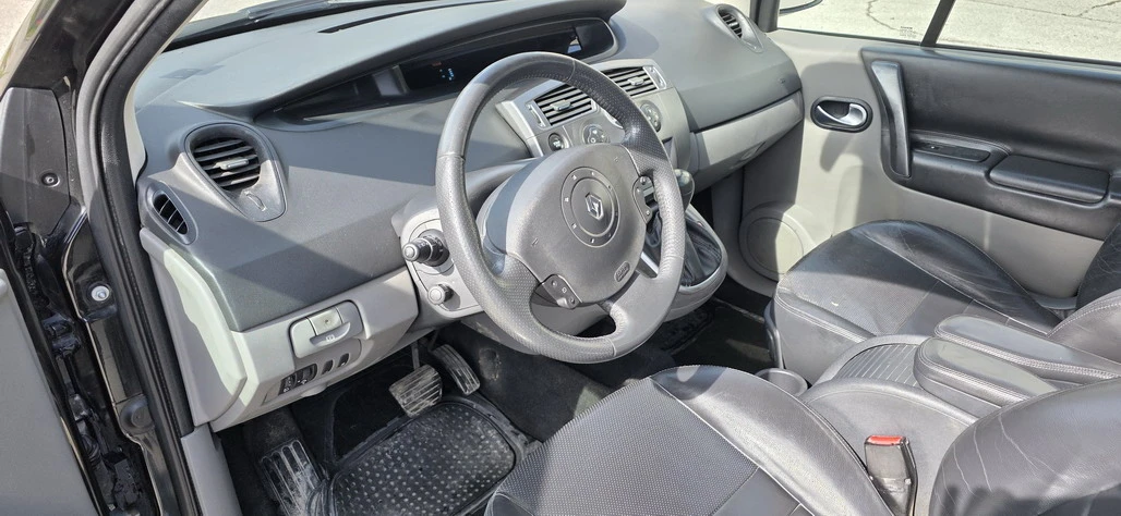 Renault Scenic, снимка 9 - Автомобили и джипове - 54178175