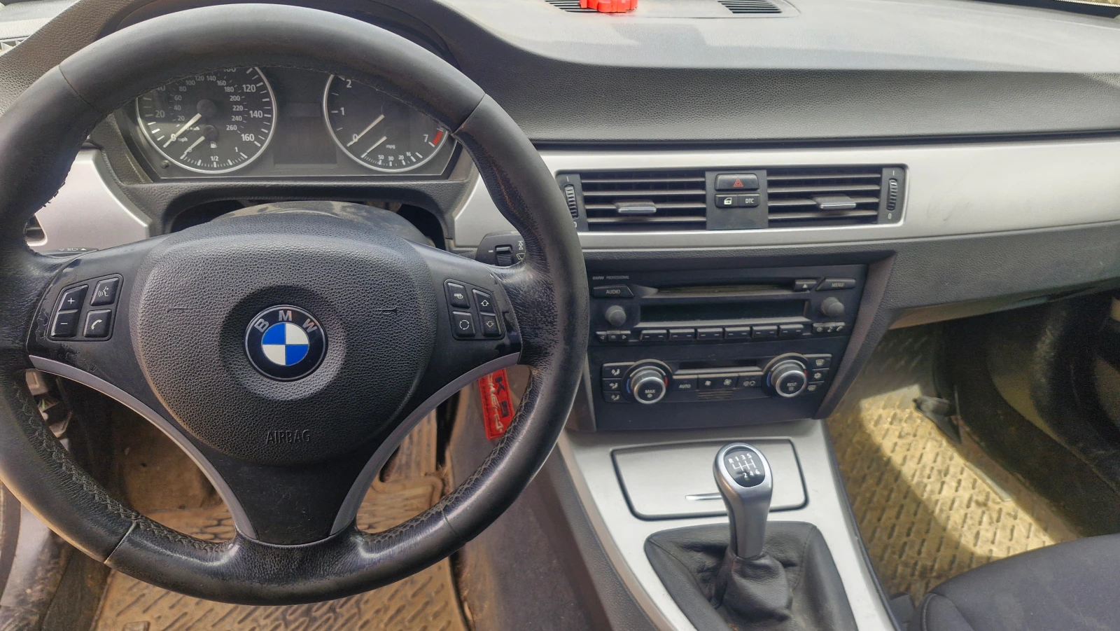 BMW 318 E90, снимка 6 - Автомобили и джипове - 54190320