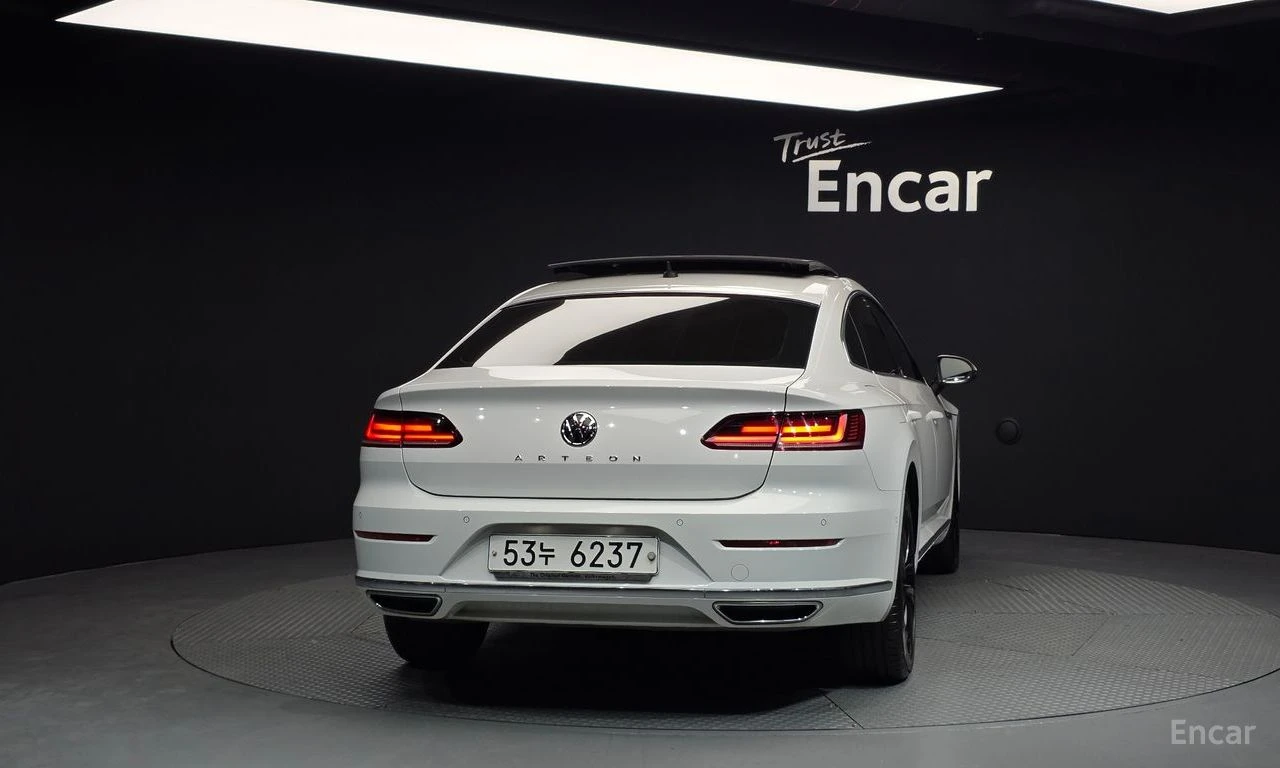 VW Arteon 2.0 TDI Prestige* Fender* Head-up* 360CAM* ПОДГРЕВ, снимка 4 - Автомобили и джипове - 54633312