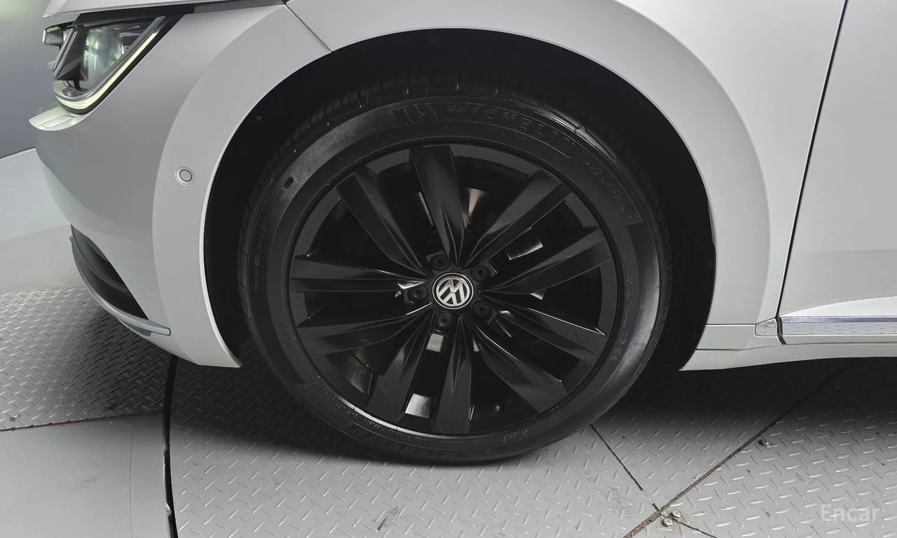 VW Arteon 2.0 TDI Prestige* Fender* Head-up* 360CAM* ПОДГРЕВ, снимка 5 - Автомобили и джипове - 54633312