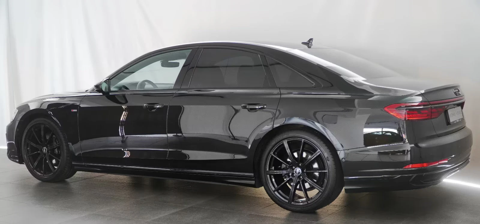 Audi A8 50/286HP/SLINE/MATRIX/TV/360/PANO/B&O/KLESS/457z, снимка 3 - Автомобили и джипове - 54753377