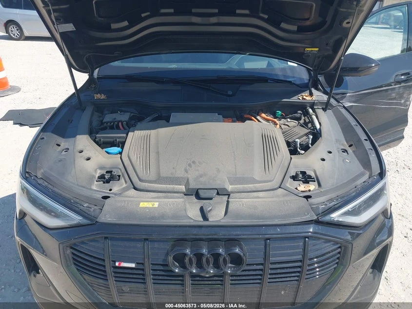 Audi E-Tron Chronos quattro, снимка 10 - Автомобили и джипове - 54769864