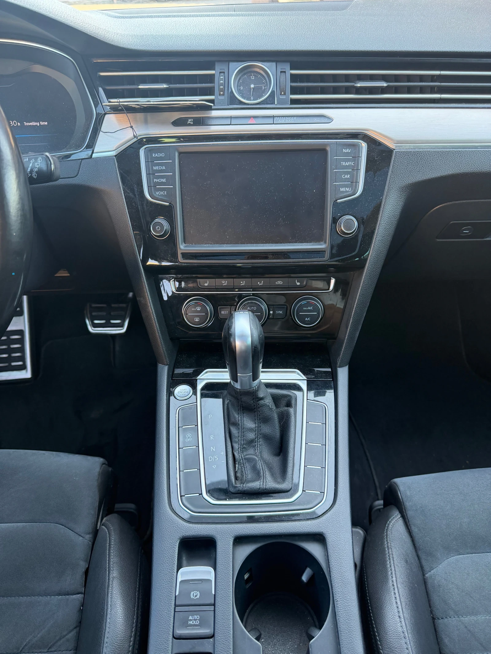 VW Passat 2.0 TDI 150, снимка 10 - Автомобили и джипове - 55499385