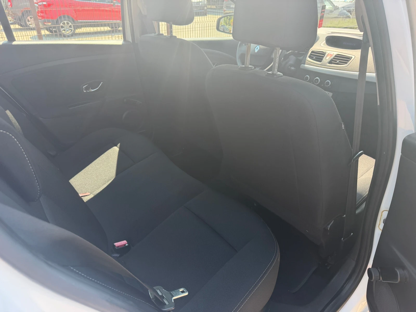 Renault Megane /Напълно Обслужен, снимка 10 - Автомобили и джипове - 55622875