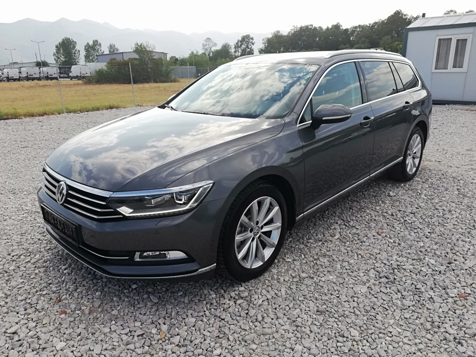 VW Passat 2.0TDI HIGHLINE AVT FUL LED