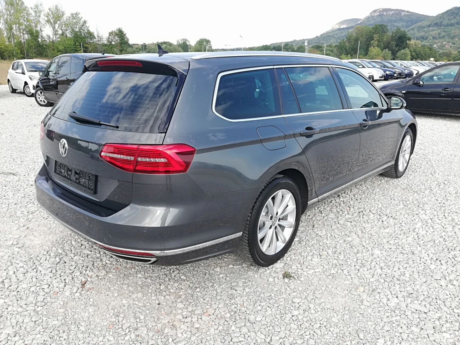 VW Passat 2.0TDI HIGHLINE AVT FUL LED, снимка 14 - Автомобили и джипове - 55895183