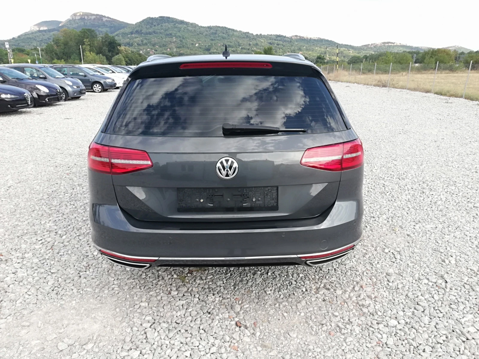 VW Passat 2.0TDI HIGHLINE AVT FUL LED, снимка 12 - Автомобили и джипове - 55895183