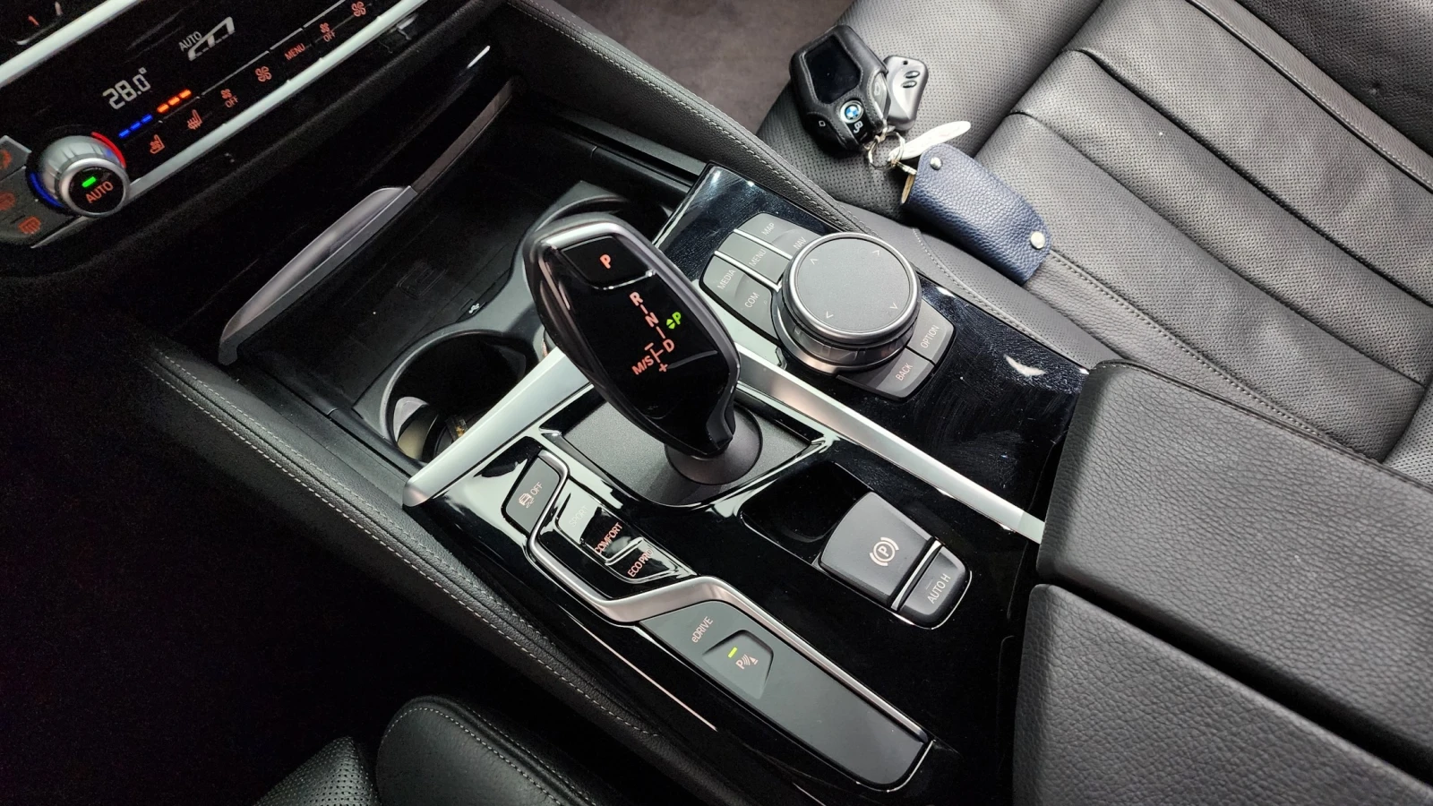 BMW 530E M Sport Plug-in Hybrid, снимка 8 - Автомобили и джипове - 56253387
