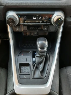Toyota Rav4 2.5 HEV  | Mobile.bg    13