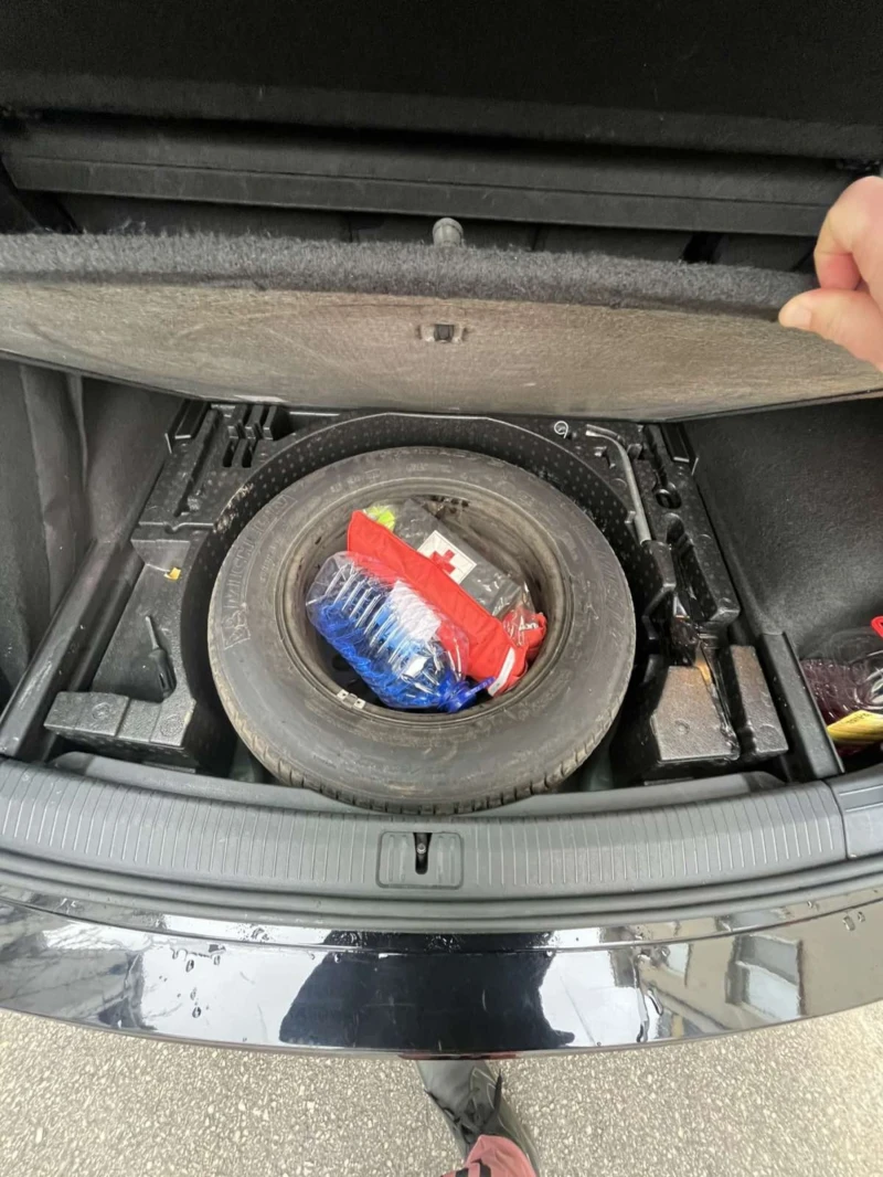 VW Tiguan, снимка 12 - Автомобили и джипове - 53168914