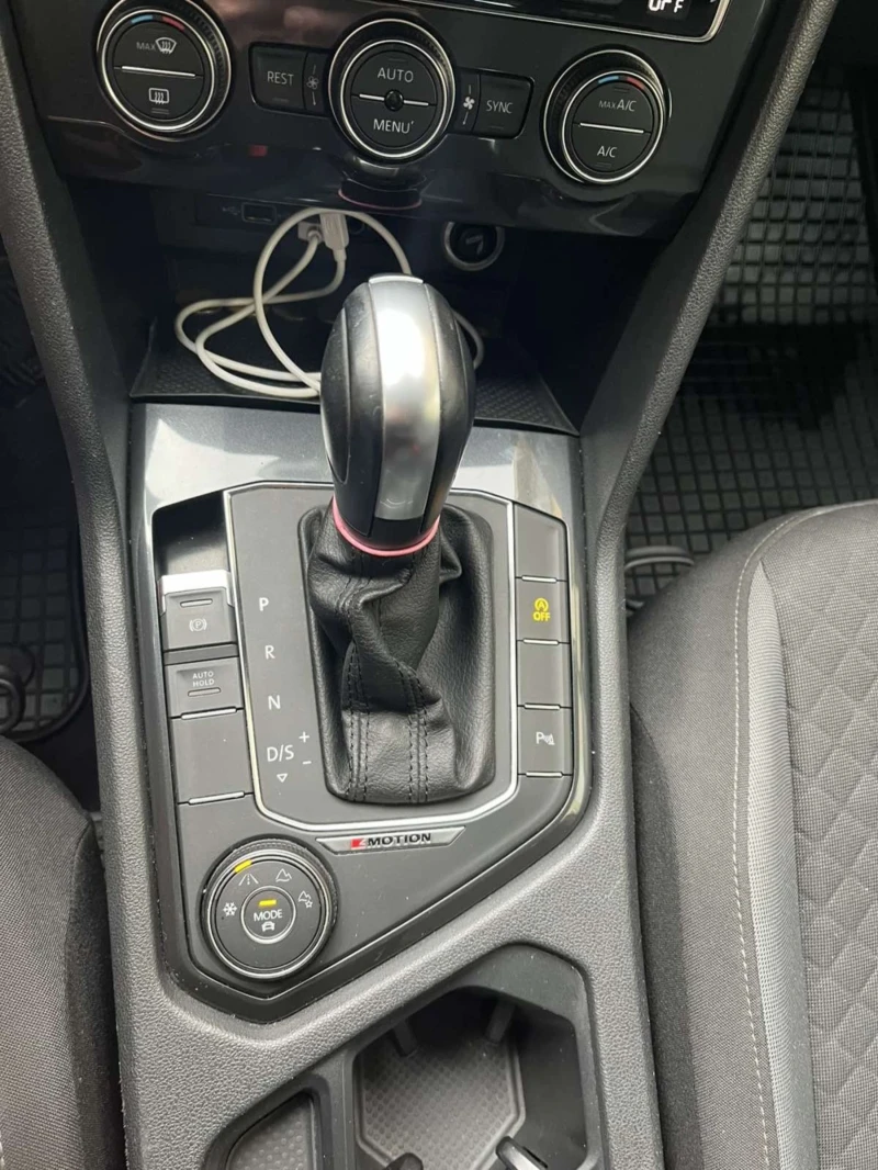 VW Tiguan, снимка 8 - Автомобили и джипове - 53168914