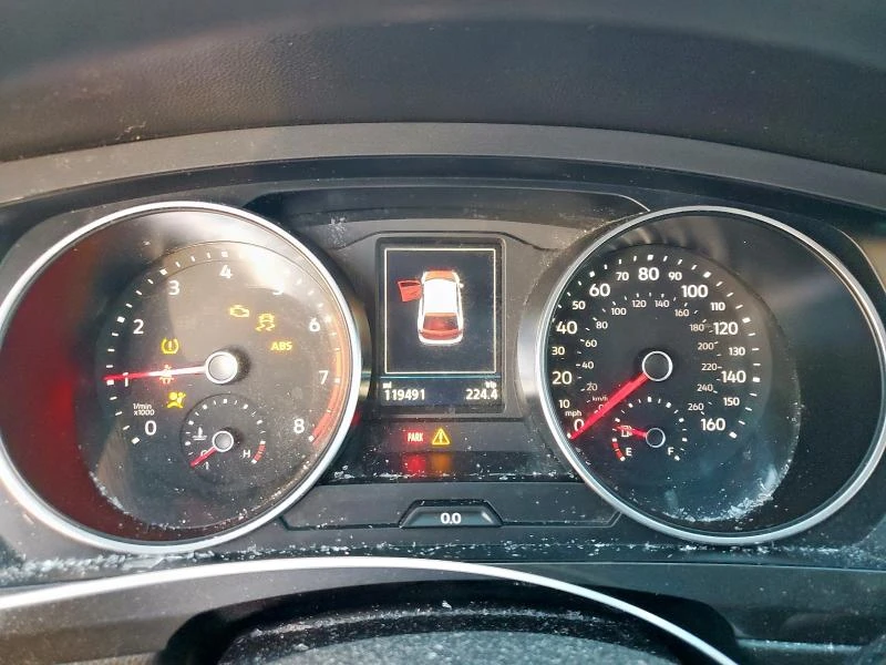VW Tiguan 2.0L 4 All wheel drive, снимка 12 - Автомобили и джипове - 53598724