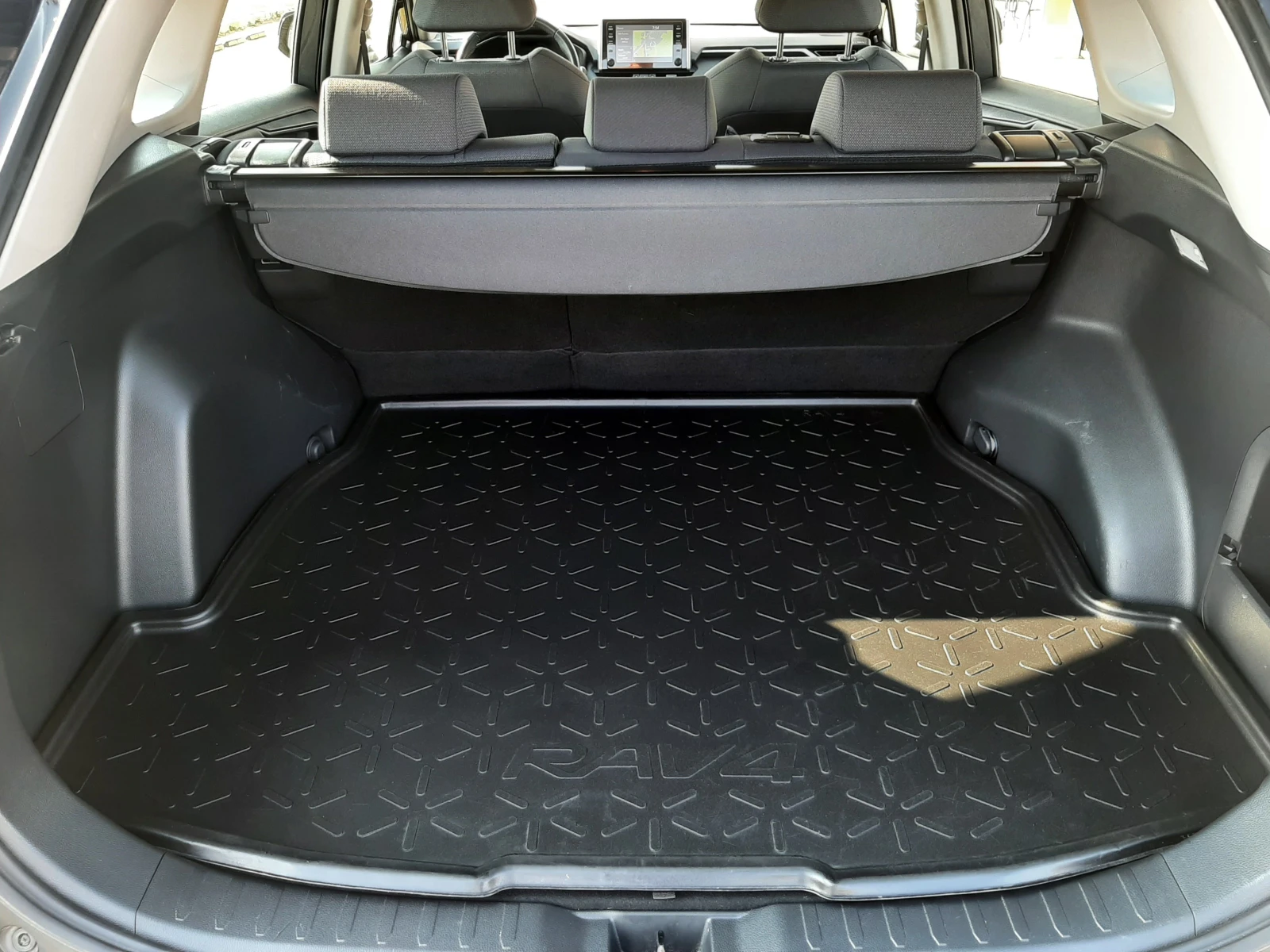 Toyota Rav4 2.5 HEV  - изображение 9