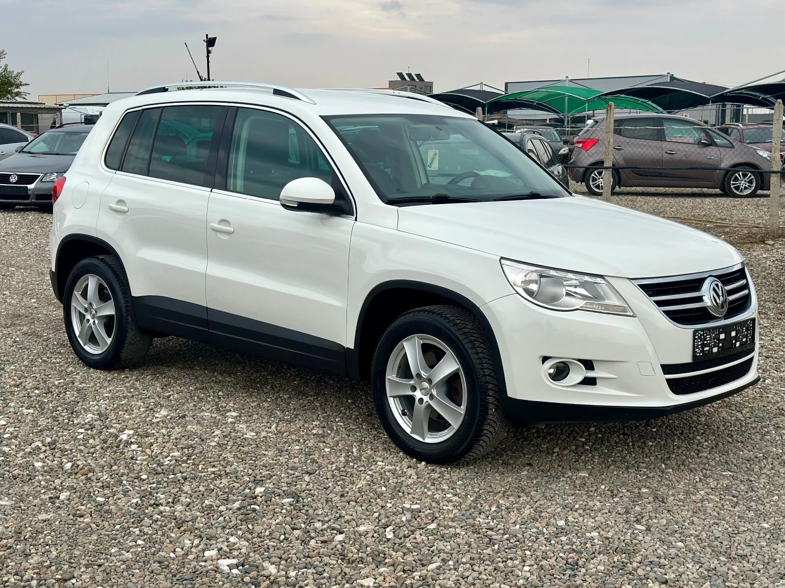 VW Tiguan 2.0TDi/4x4/NAVi/ - изображение 2
