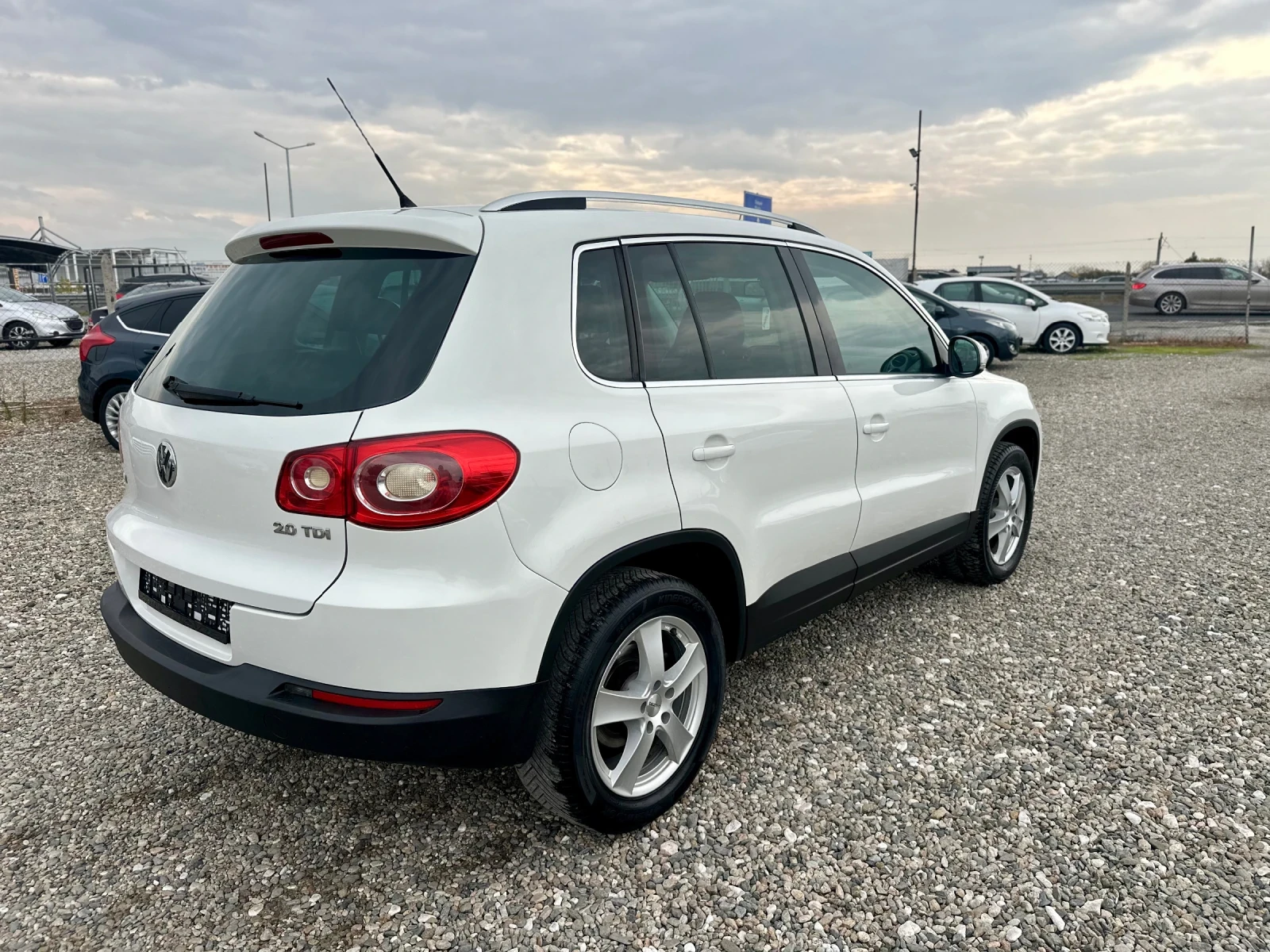 VW Tiguan 2.0TDi/4x4/NAVi/ - изображение 4