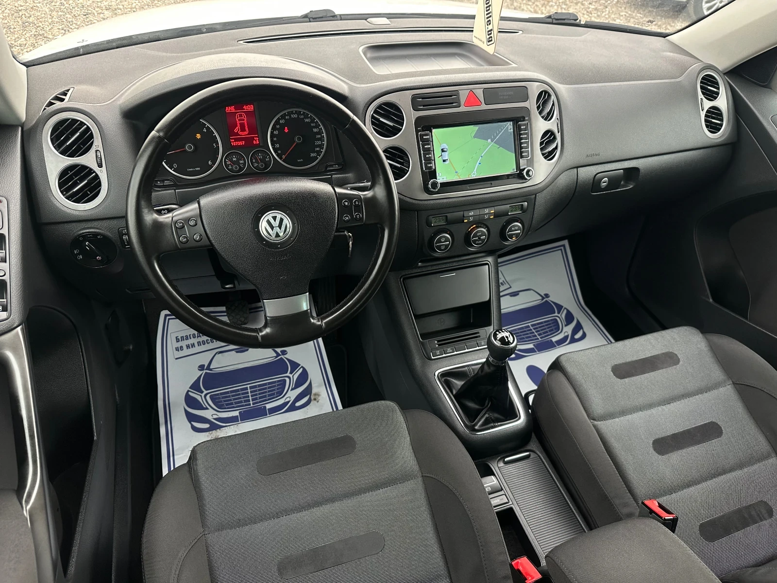 VW Tiguan 2.0TDi/4x4/NAVi/ - изображение 9