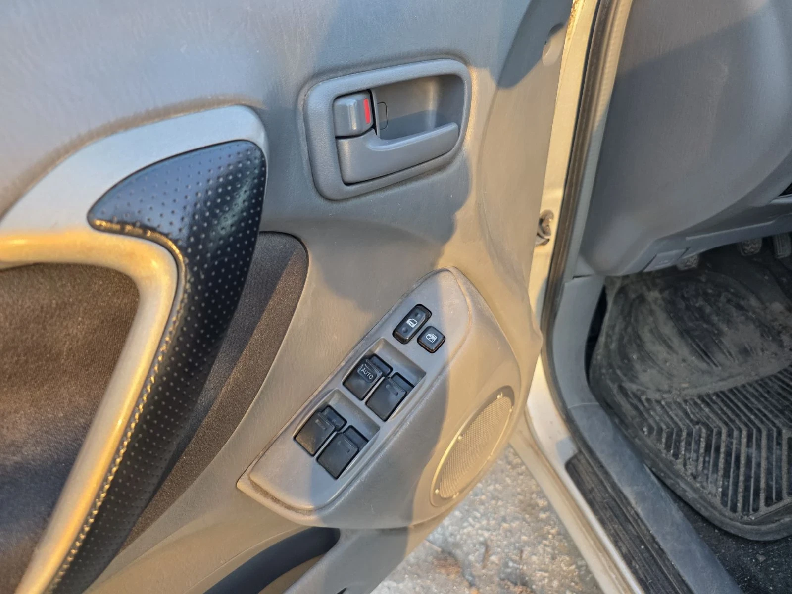 Toyota Rav4  - изображение 4