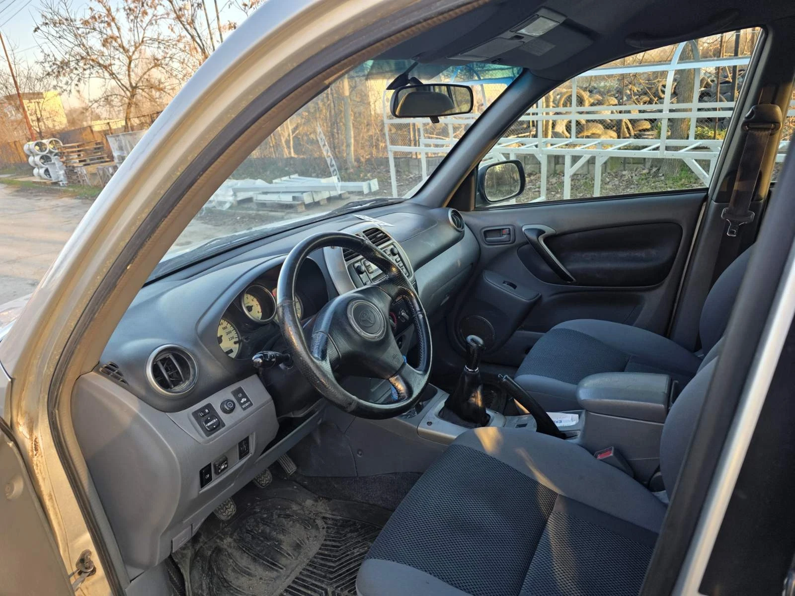 Toyota Rav4  - изображение 8