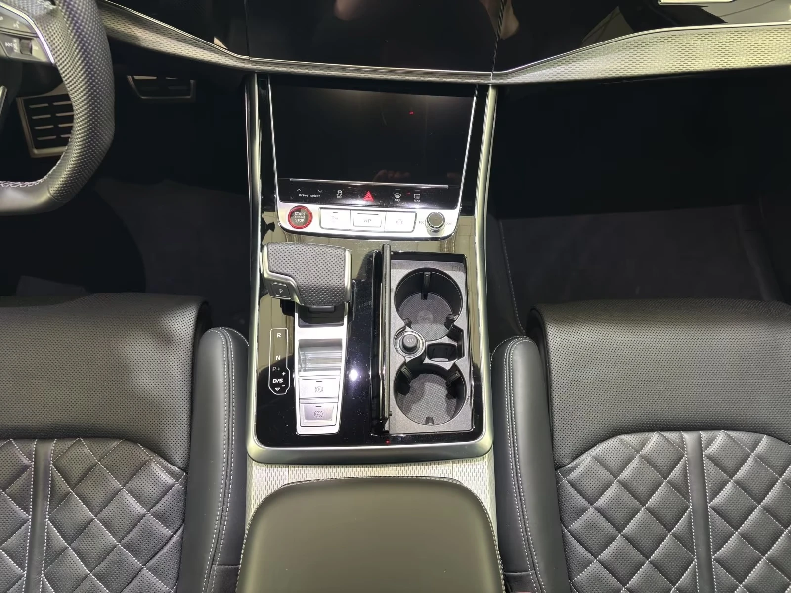 Audi SQ8 4.0 TFSI QUATTRO B&O MATRIX PANORAMA, снимка 9 - Автомобили и джипове - 54458637