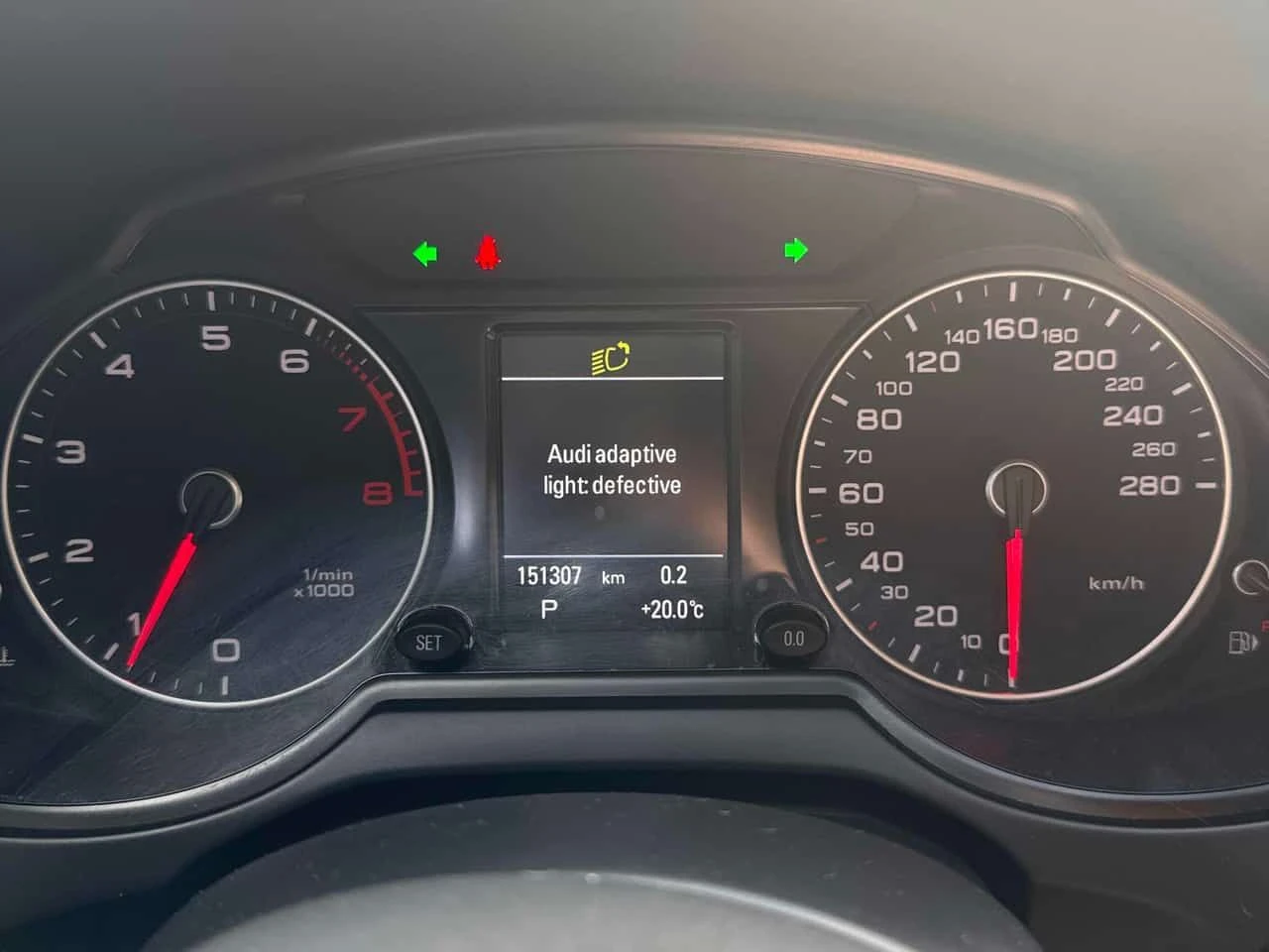 Audi Q5 * 2.0T Technik* АВТОКРЕДИТ БЕЗ ПЪРВОНАЧАЛНА ВНОСКА, снимка 16 - Автомобили и джипове - 54613082