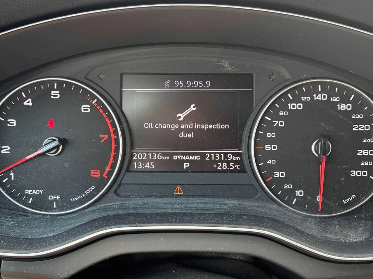 Audi Q5 KOMFORT QUATTRO * ПЪРВИ СОБСТВЕНИК* КЛИП НА МОТОРА, снимка 8 - Автомобили и джипове - 55359159
