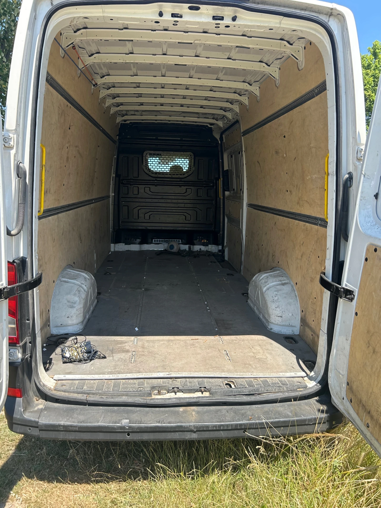 VW Crafter 2.0/140TDI, снимка 2 - Бусове и автобуси - 54806615