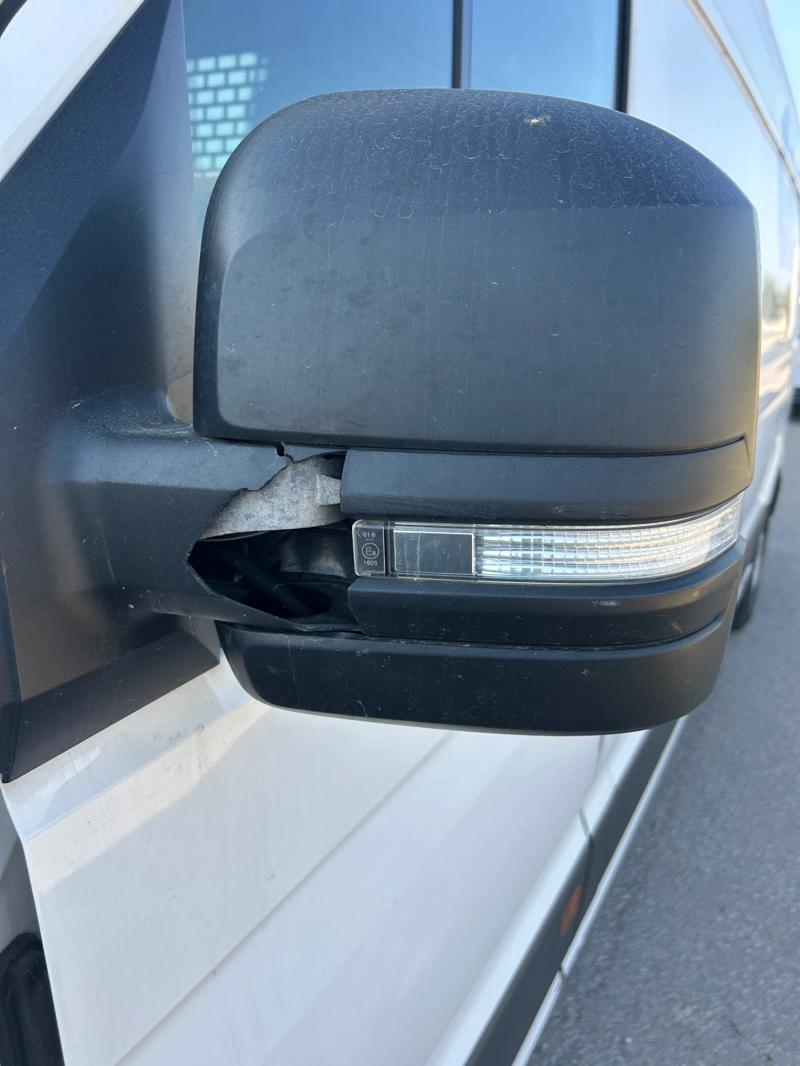 VW Crafter 2.0/140TDI, снимка 11 - Бусове и автобуси - 54806615