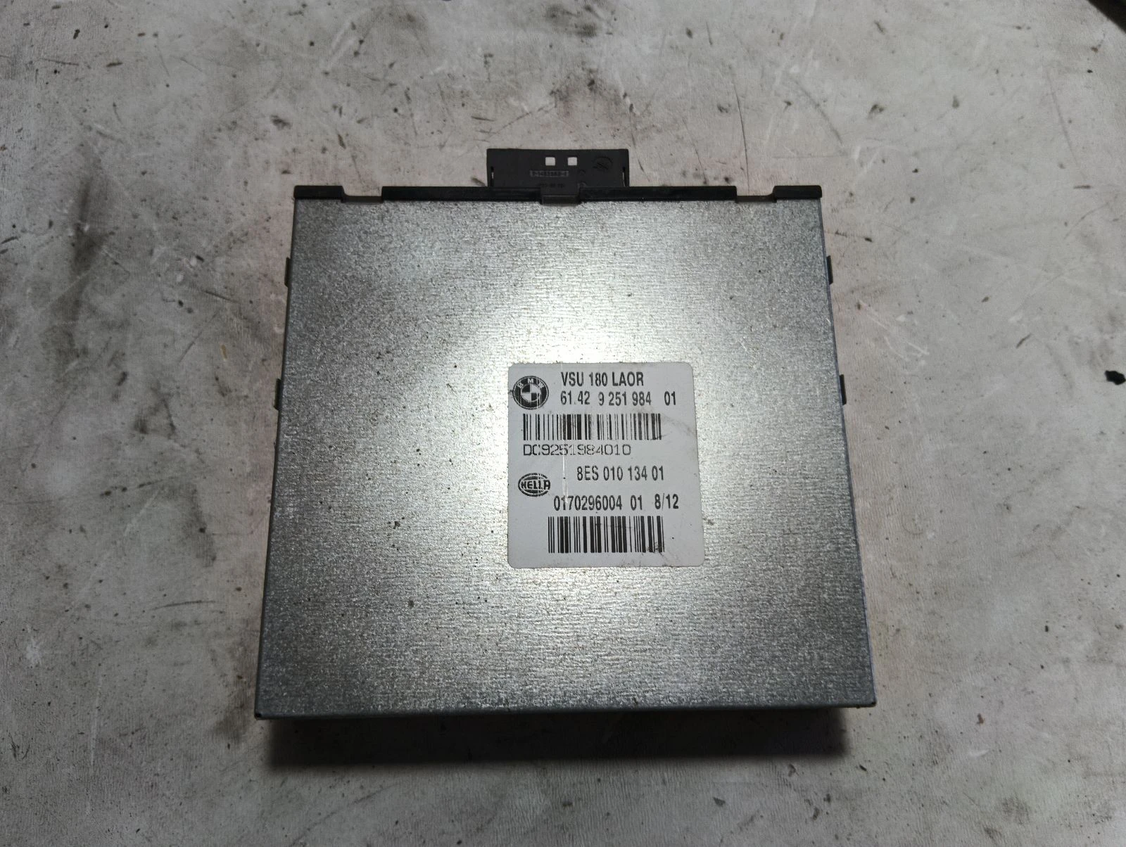 модул 61429251984 8ES01013401 DC9251984010 BMW 520