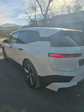 BMW iX xDrive40 Laser/360/SkyLounge/HK/СЕРТИФИКАТ, снимка 4