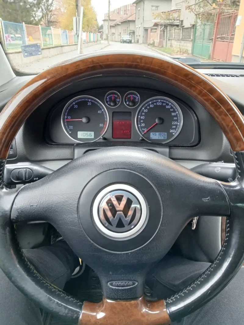 VW Passat 1.9TDI 131КС 6СК НОВИ ЗИМНИ ГУМИ , снимка 7 - Автомобили и джипове - 47966096