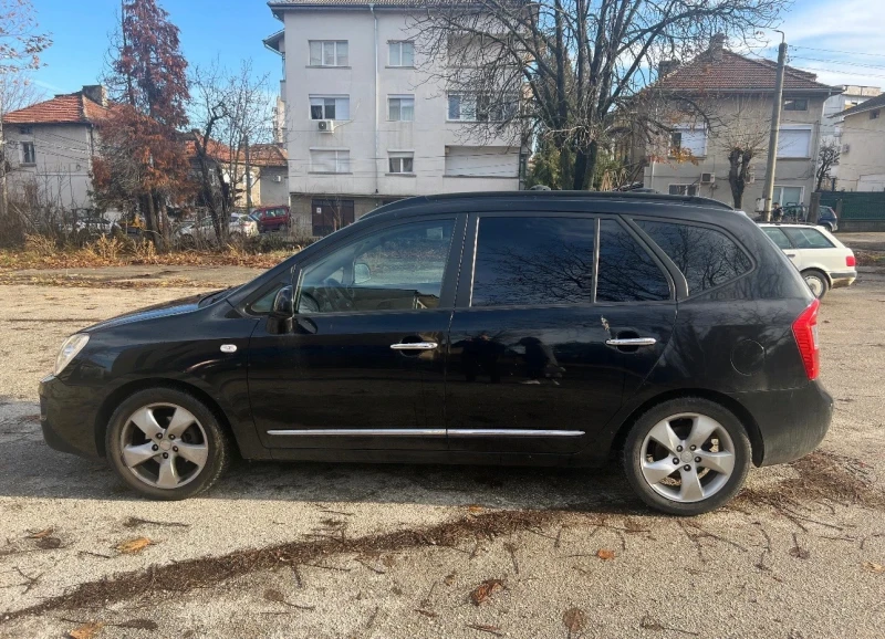 Kia Carens, снимка 4 - Автомобили и джипове - 48273377