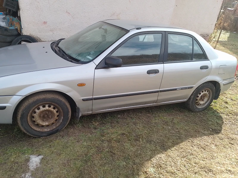 Mazda 323, снимка 2 - Автомобили и джипове - 48763185