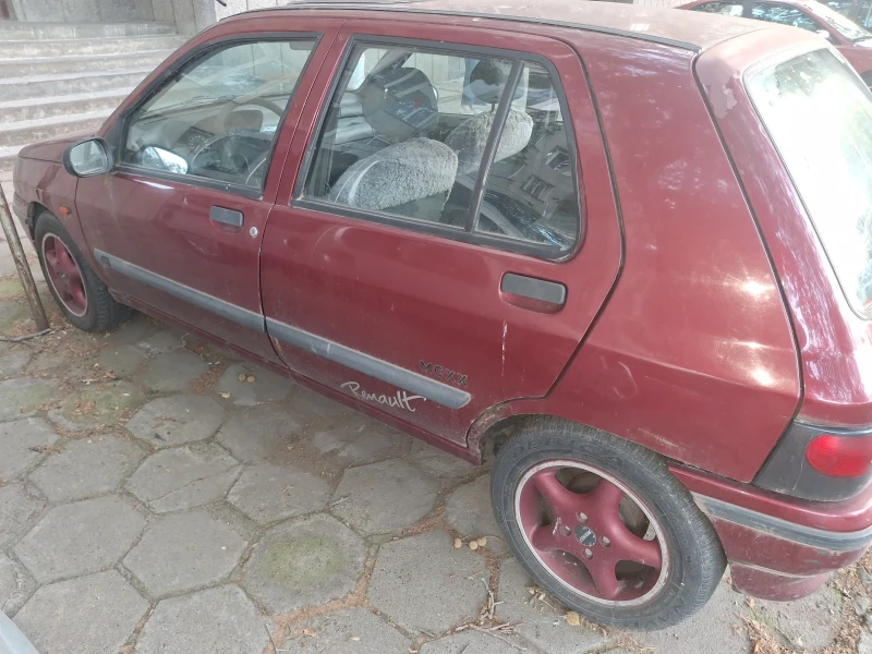 Renault Clio, снимка 3 - Автомобили и джипове - 52314067