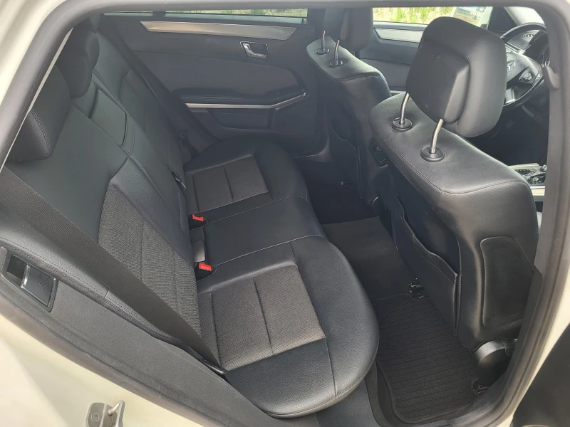Mercedes-Benz E 220 2.2CDi, снимка 12 - Автомобили и джипове - 51456441