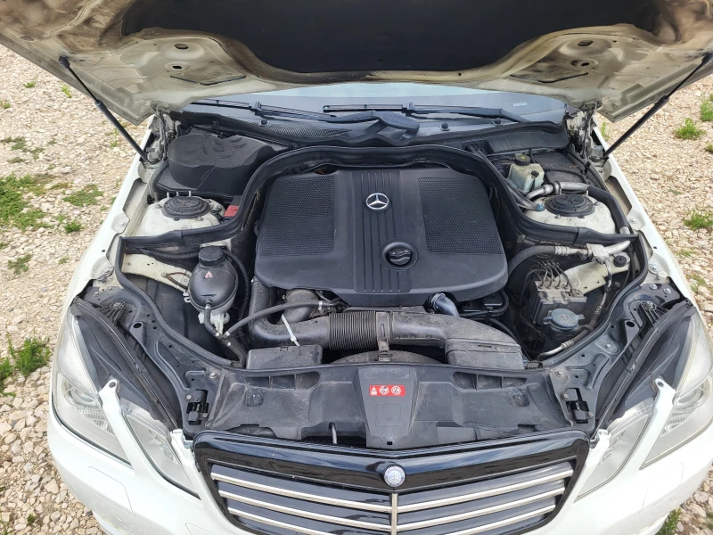 Mercedes-Benz E 220 2.2CDi, снимка 14 - Автомобили и джипове - 51456441