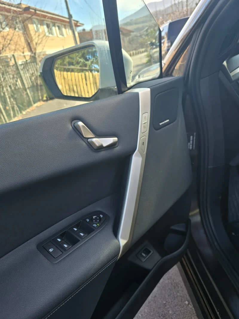 BMW iX xDrive40 Laser/360/SkyLounge/HK/СЕРТИФИКАТ, снимка 9 - Автомобили и джипове - 52405254
