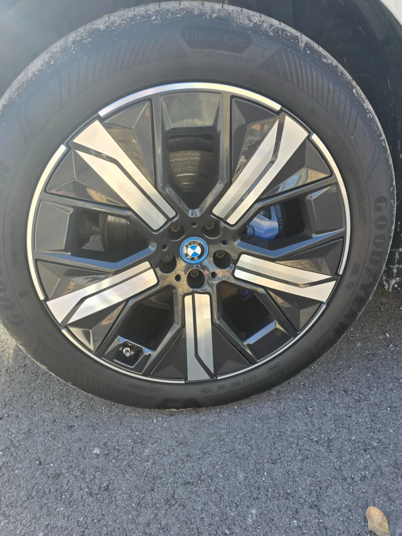 BMW iX xDrive40 Laser/360/SkyLounge/HK/СЕРТИФИКАТ, снимка 14 - Автомобили и джипове - 52405254